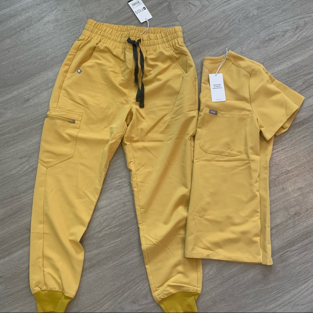 NWT Golden yellow figs